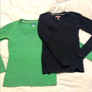 Set of 2 GH Bass & Co Sweaters - Green and Black V-Neck size XS 100% cotton